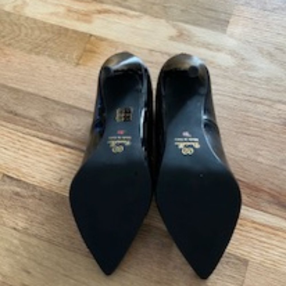 NEW Daniellee Real Leather Black Pump Heels Size 39 or 8.5 - Picture 3 of 3